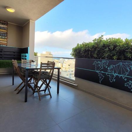 Stylish - Modern - Large Terrace - 2 Bed - 200 M From Sea - Fully Air Con Apartment St. Paul's Bay Exterior photo